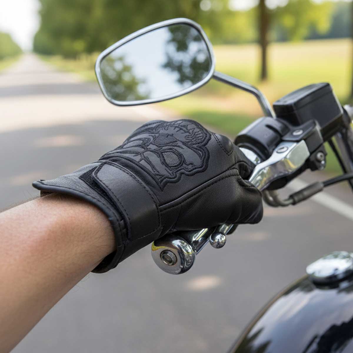 Milwaukee Leather Men's Black Leather ‘Reflective Skull’ Motorcycle Hand Gloves W/Gel Padded Palm MG7570