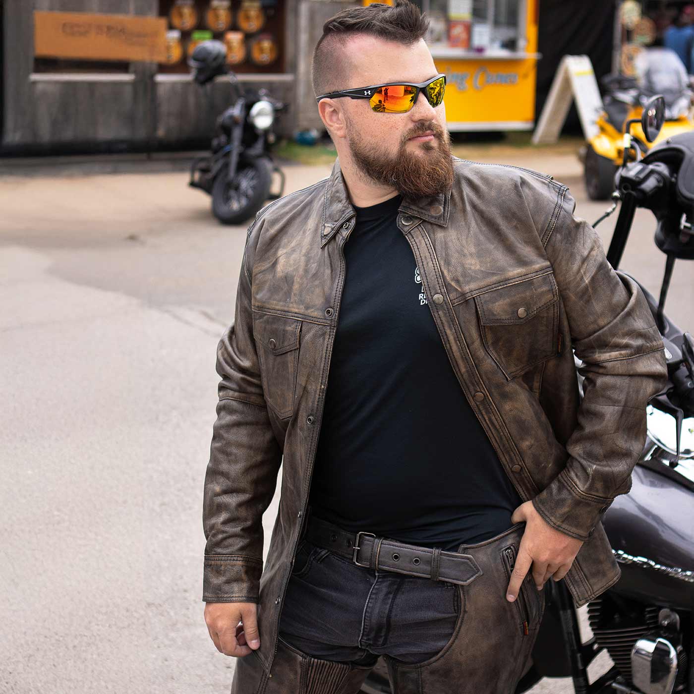 Milwaukee Leather MLM1606 Men's 'Button Down' Distressed Brown